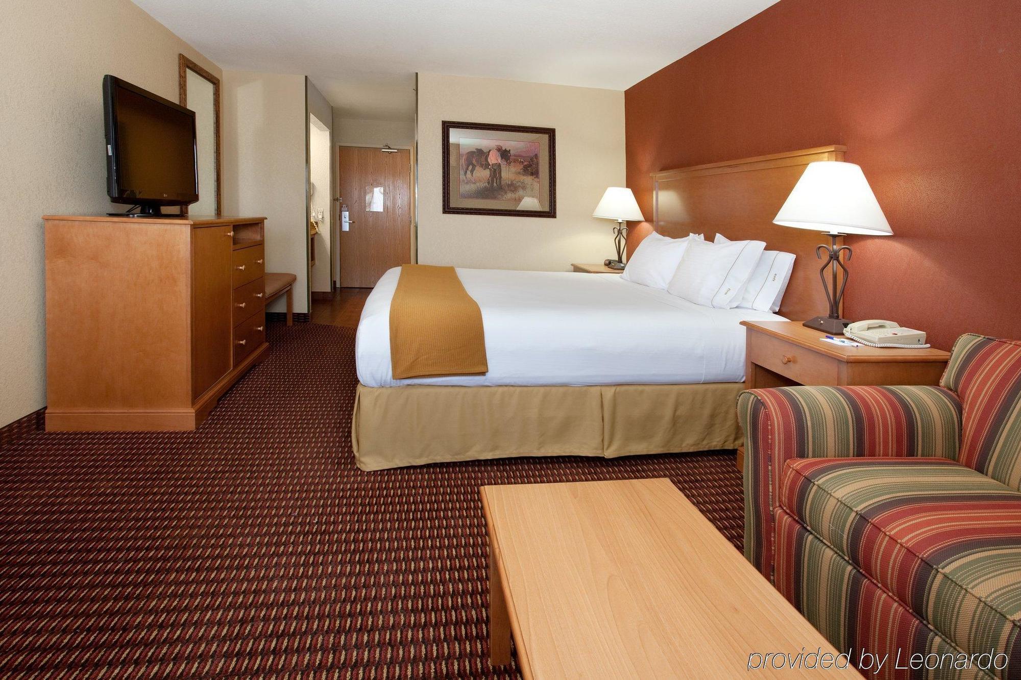 Holiday Inn Express Hotel & Suites Raton, An Ihg Hotel Room photo
